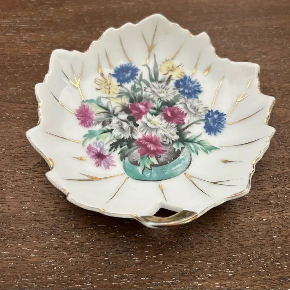 Small Ceramic Floral Print Dish - Picture 1 of 3